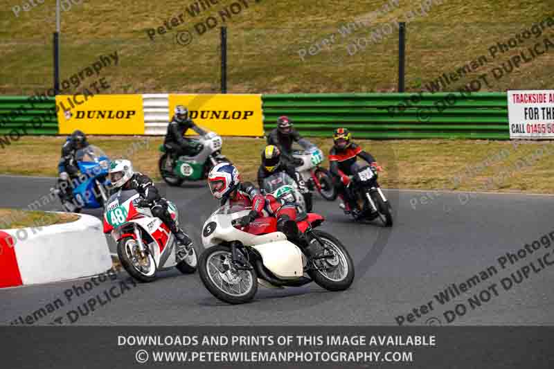 Vintage motorcycle club;eventdigitalimages;mallory park;mallory park trackday photographs;no limits trackdays;peter wileman photography;trackday digital images;trackday photos;vmcc festival 1000 bikes photographs